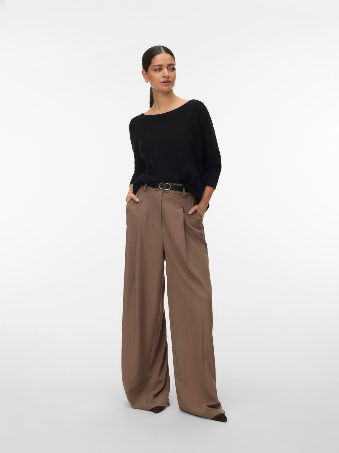 model_shot-front